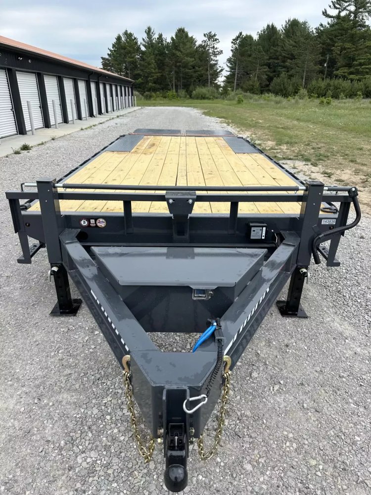 102"x22' Lamar Trailers Equipment