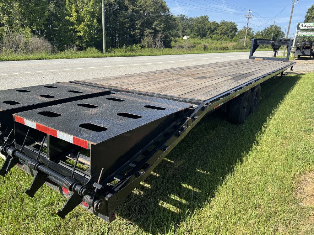 8.5'x40' Tuff Dawg Flatbed Car Hauler