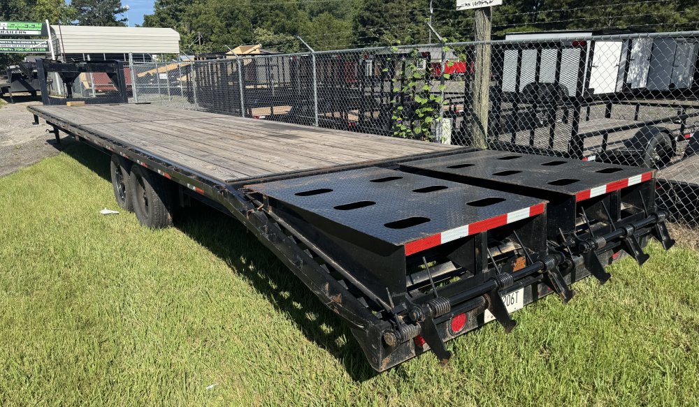 8.5'x40' Tuff Dawg Flatbed Car Hauler