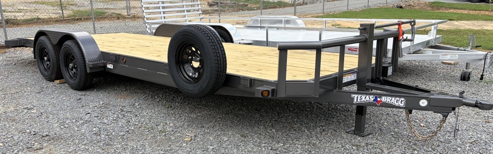 83"x22' Texas Bragg Flatbed Car Hauler