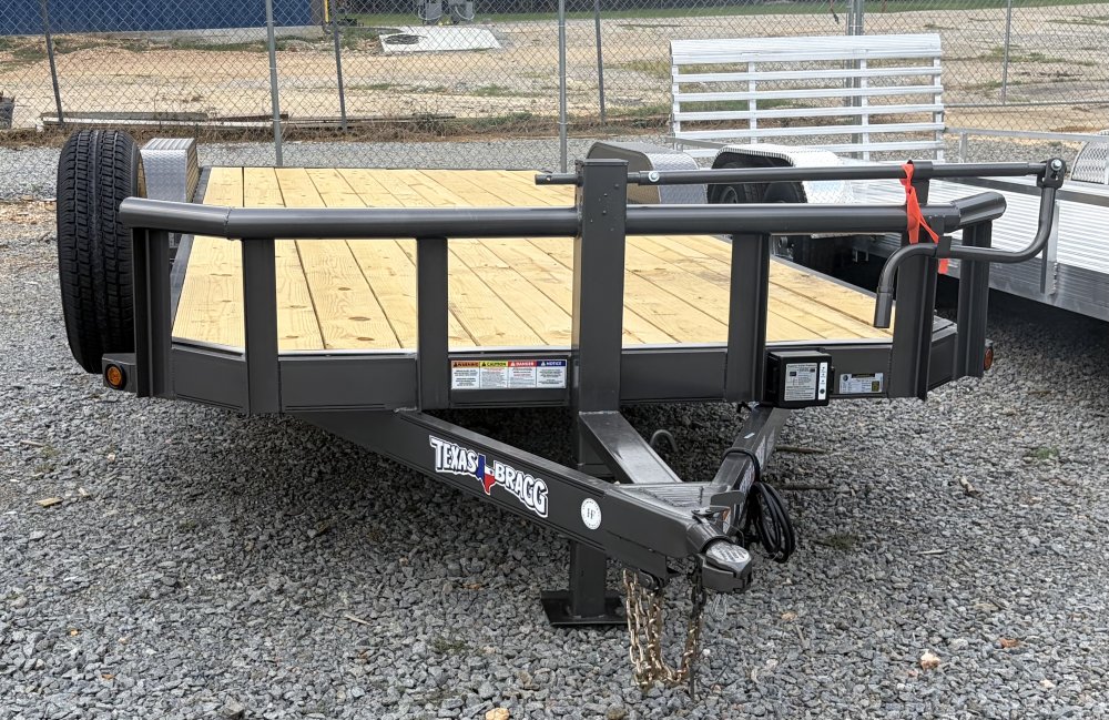83"x22' Texas Bragg Flatbed Car Hauler