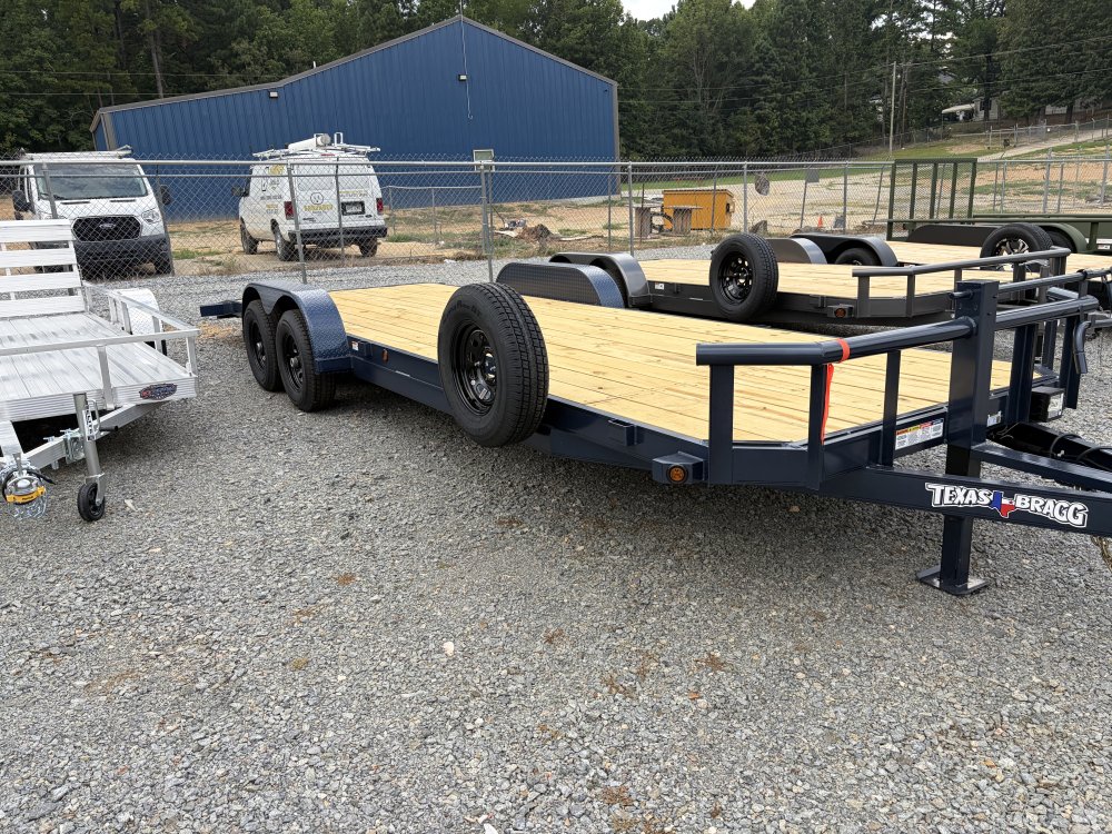 83"x24' Texas Bragg Flatbed Car Hauler