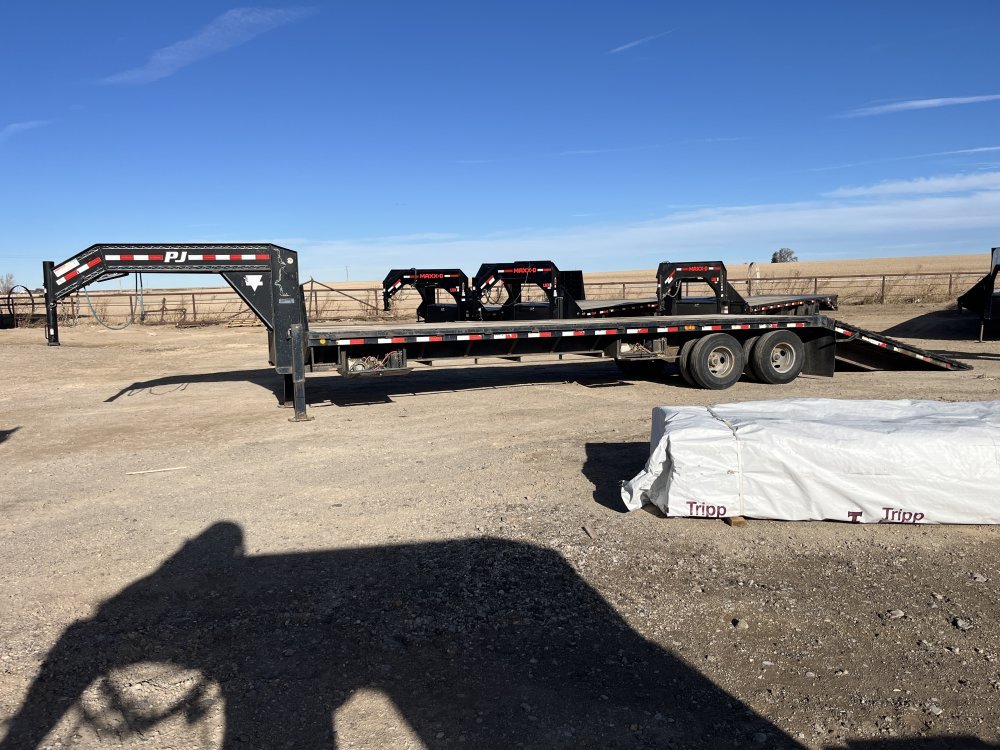 2018 PJ Trailer 102"x34' Equipment Trailer