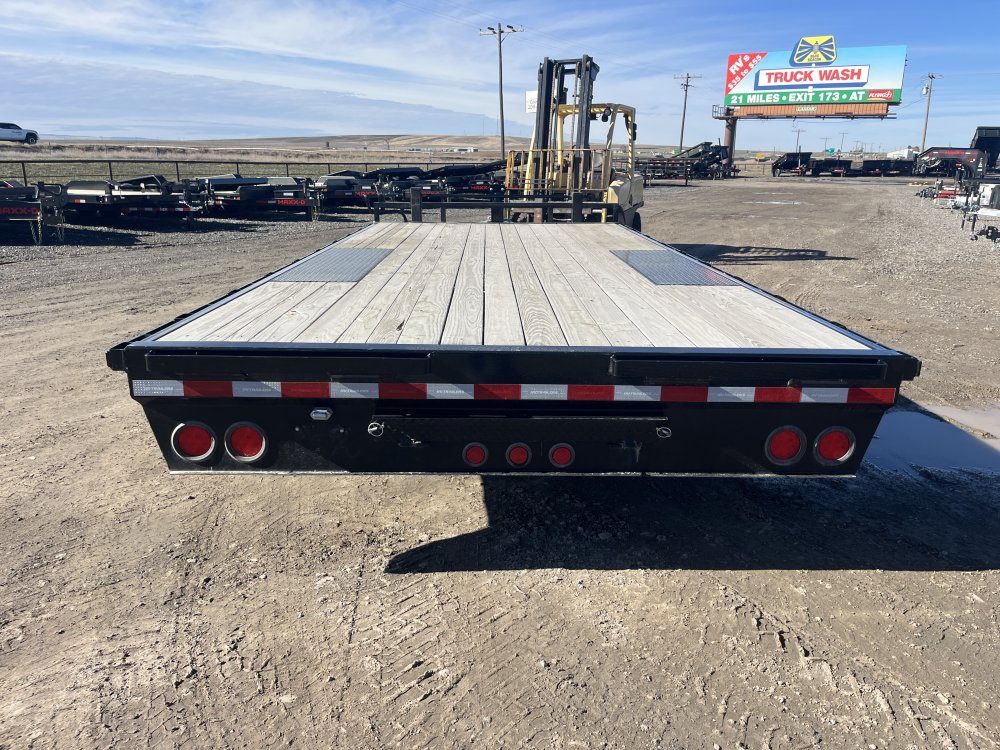 2025 PJ Trailer 102"x18' Equipment Trailer