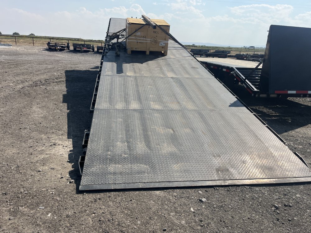 2023 Maxx-D Trailers 102"x40' Gooseneck Trailer