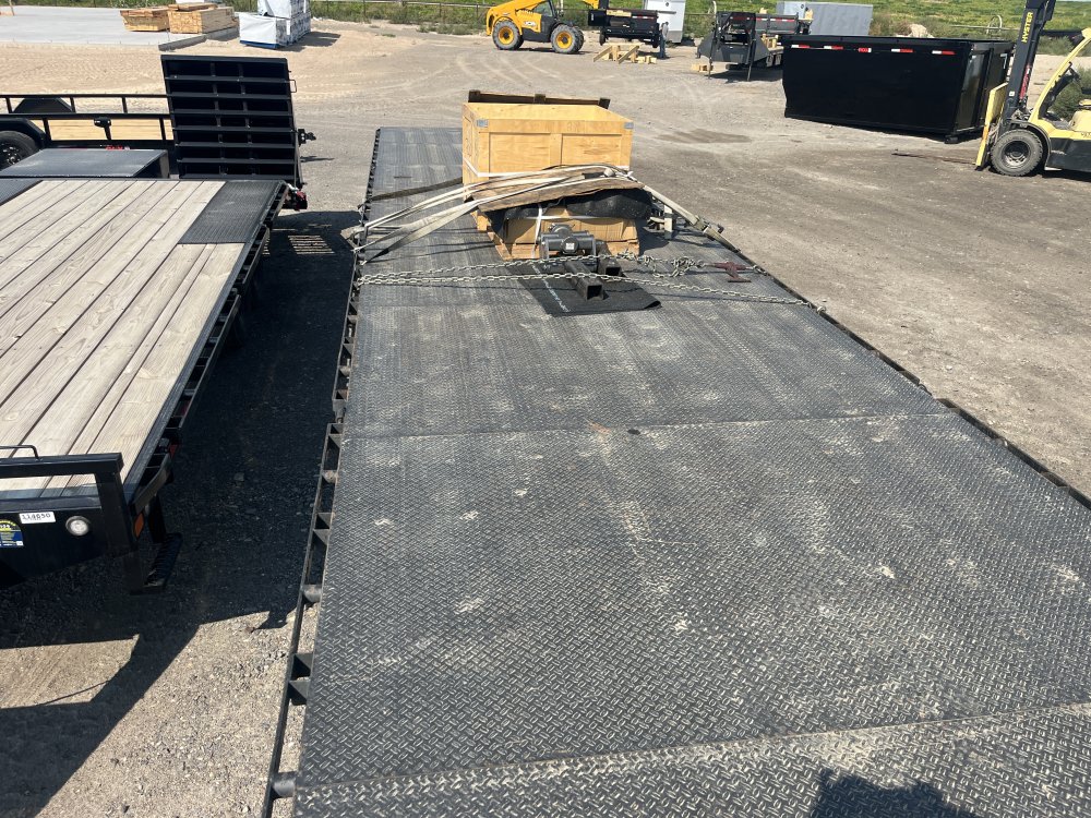 2023 Maxx-D Trailers 102"x40' Gooseneck Trailer
