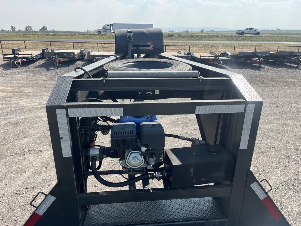 2023 Maxx-D Trailers 102"x40' Gooseneck Trailer