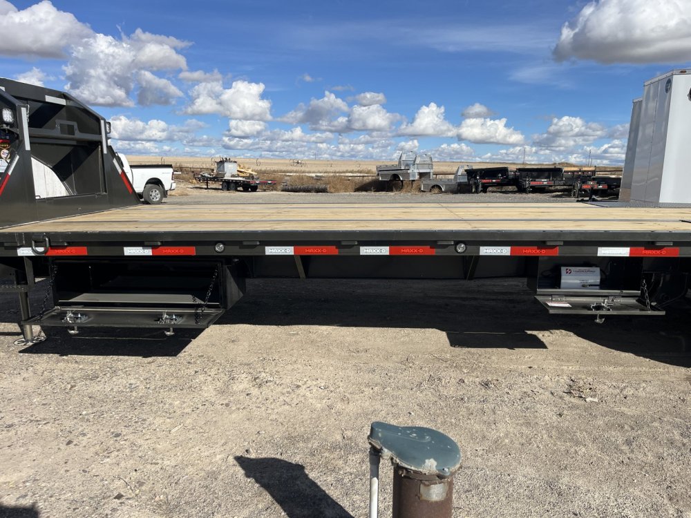 2026 Maxx-D 102"x32' Equipment Trailer