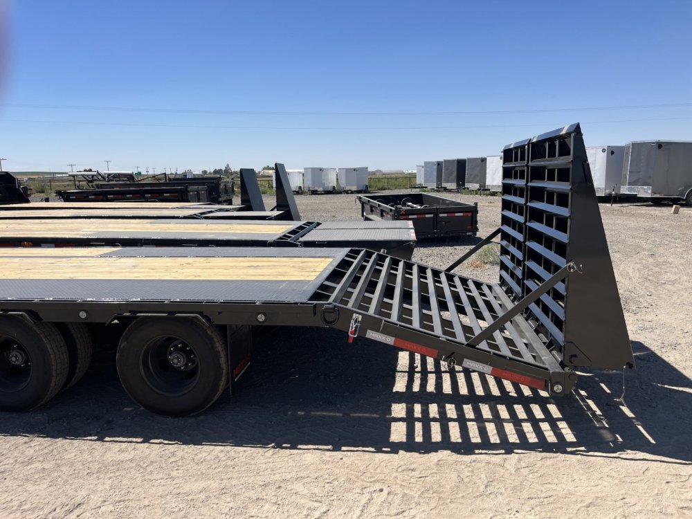 2026 Maxx-D 102"x32' Gooseneck Trailer