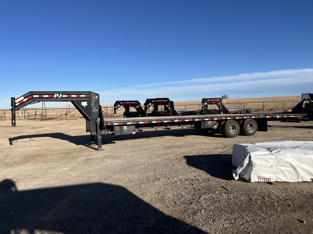 2018 PJ Trailer 102"x34' Gooseneck Trailer
