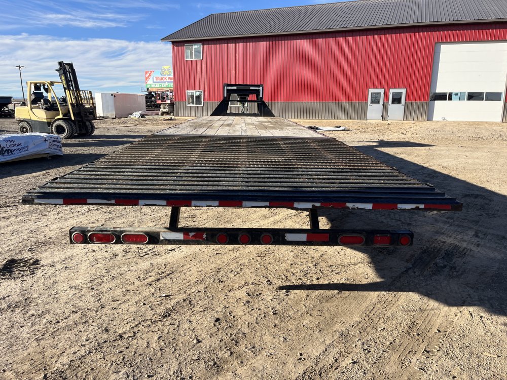 2018 PJ Trailer 102"x34' Gooseneck Trailer
