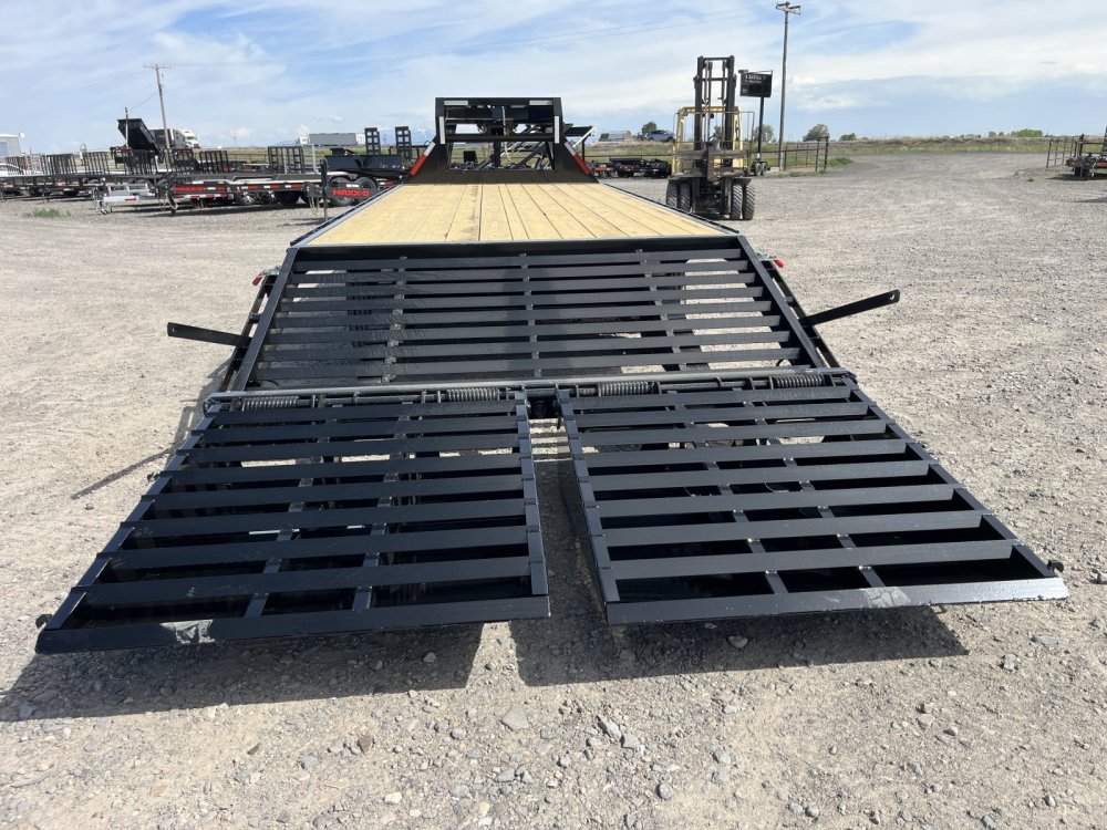 2026 Maxx-D 102"x25' Gooseneck Trailer