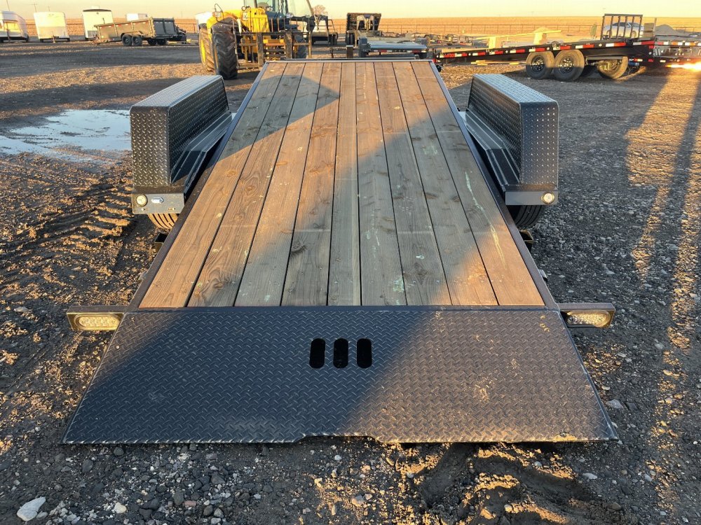 2025 Versatile Trailers 82"x22' Equipment Trailer