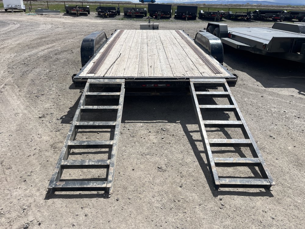 2002 C&B Trailers 80"x16' Car/Racing Trailer