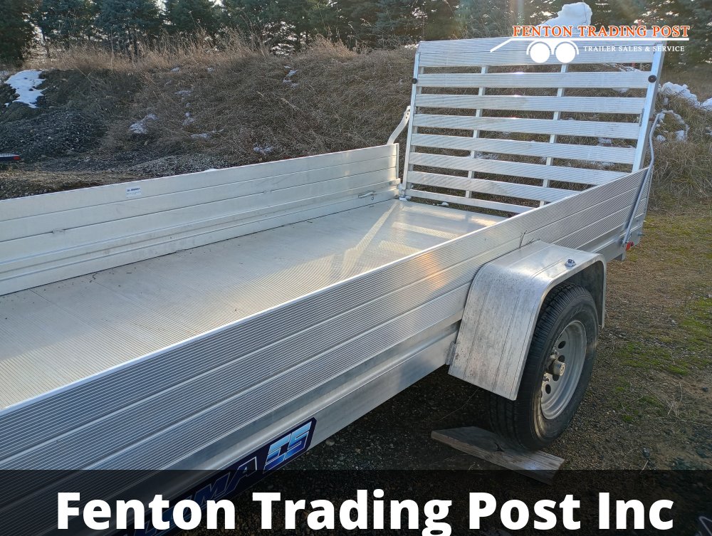 Used Aluma 6812H-ESA Utility