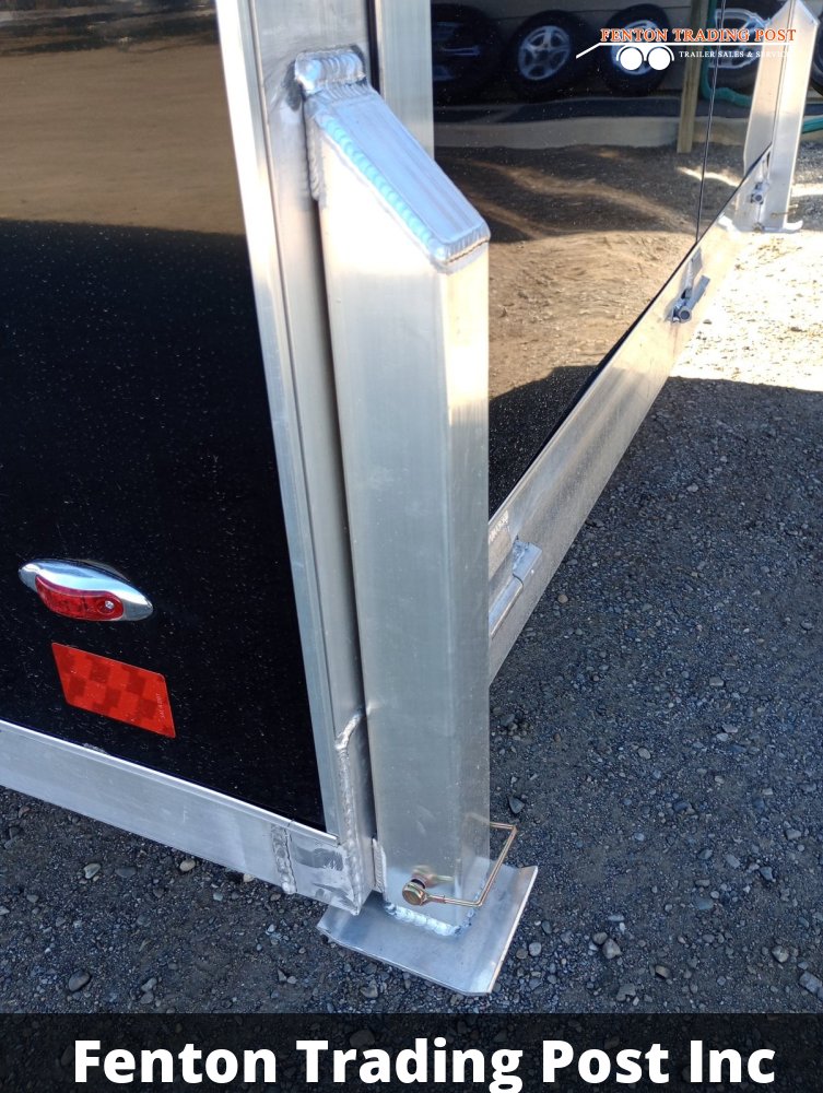 Legend 7.5x29 Explorer Snow (7.5x24' Box + 5' V-Nose) - 7.5X29ETA35 Snowmobile