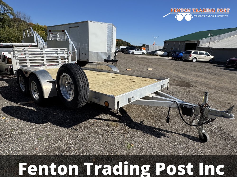 Used R & R UT614 Flatbed Car Hauler - Aluminum
