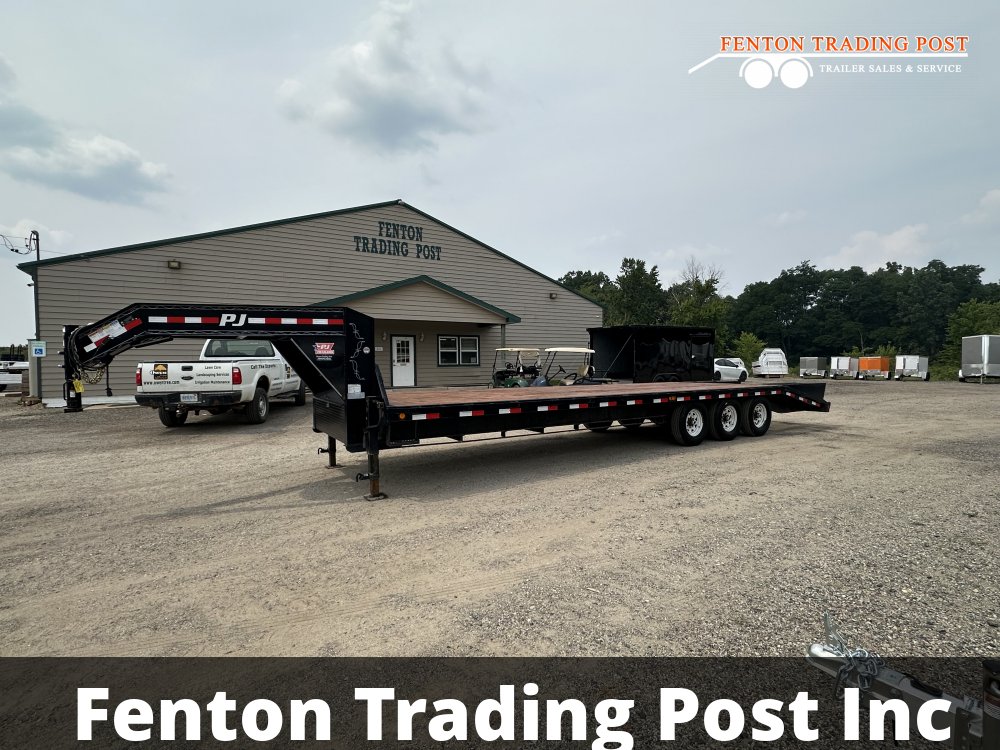 Used P.J Trailer GOOSENECK FS303 8.5X30 21K TRI-AXLE Equipment