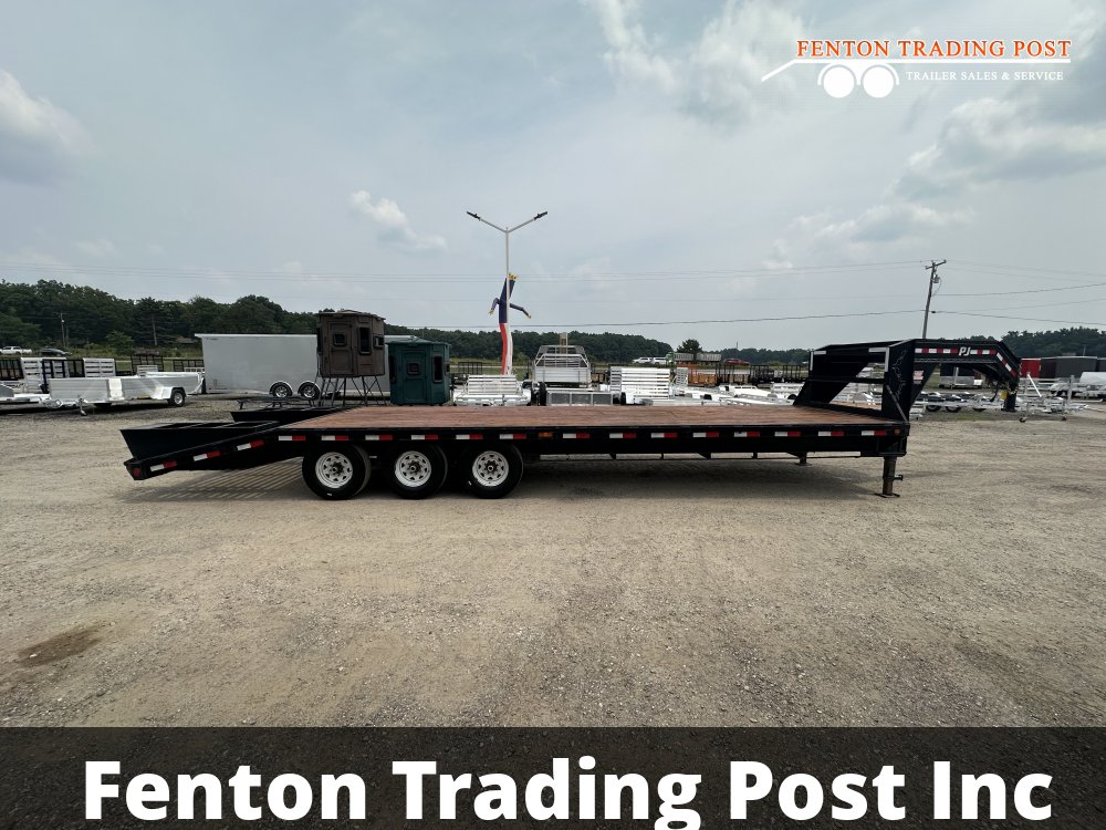 Used P.J Trailer GOOSENECK FS303 8.5X30 21K TRI-AXLE Equipment