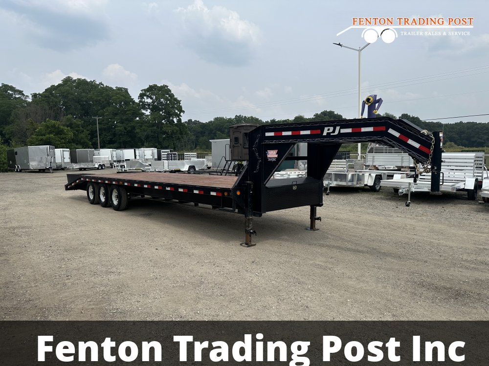 Used P.J Trailer GOOSENECK FS303 8.5X30 21K TRI-AXLE Equipment