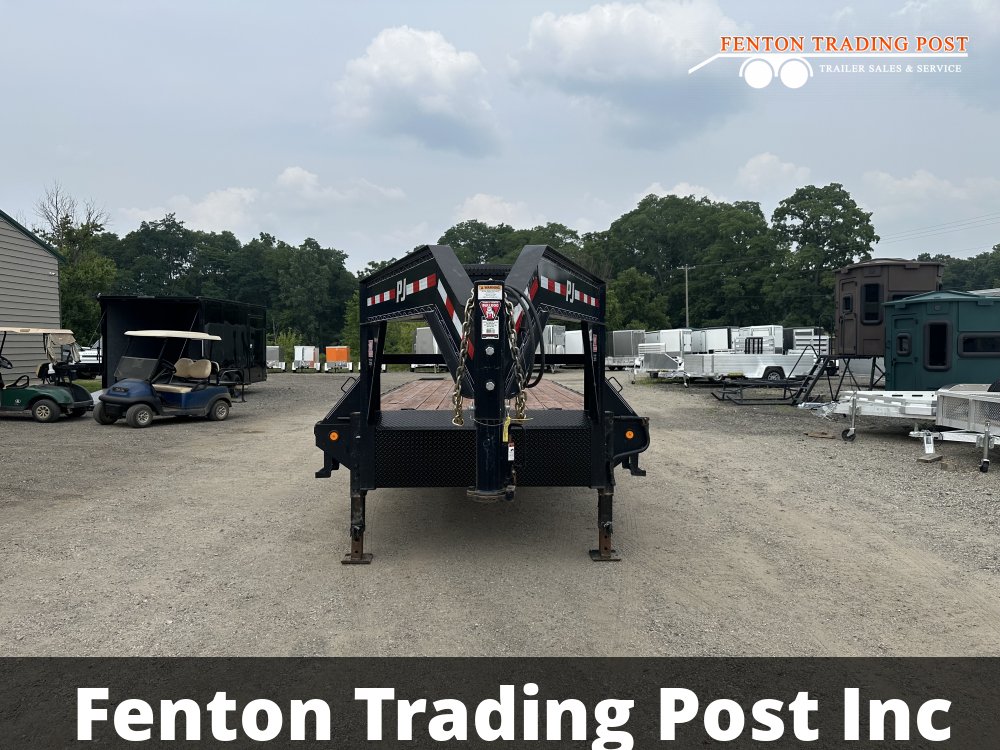 Used P.J Trailer GOOSENECK FS303 8.5X30 21K TRI-AXLE Equipment