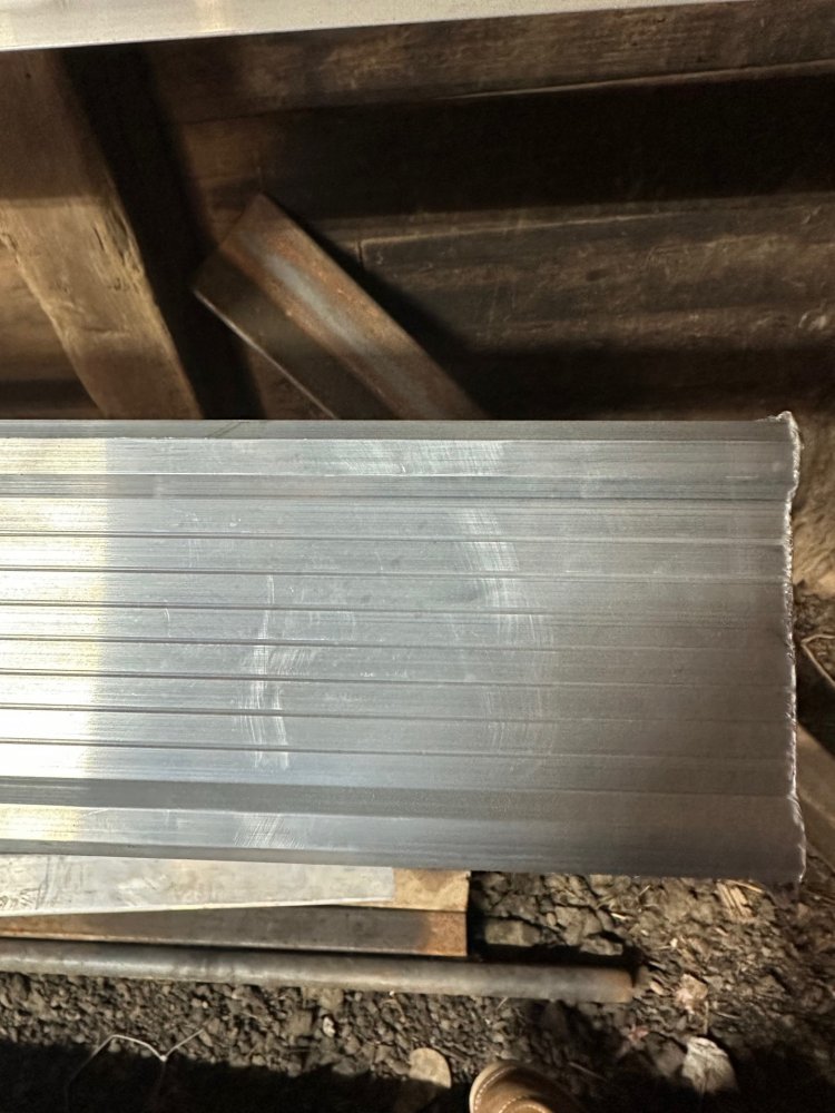 3-3/16"X3/4" ALUMINUM TRIM FOR EXTERIOR ENCLOSED TRAILERS, 22' SECTION