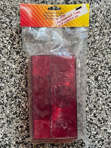PETERSON REPLACEMENT TAIL LIGHT LENS