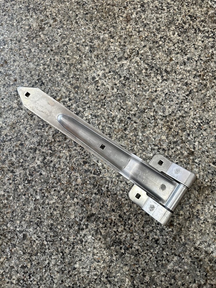 T-STRAP HINGE FOR LEGEND ENCLOSED TRAILERS, 16" STRAP, 3.5" HINGE , STAINLESS STEEL, BARN DOOR HINGE