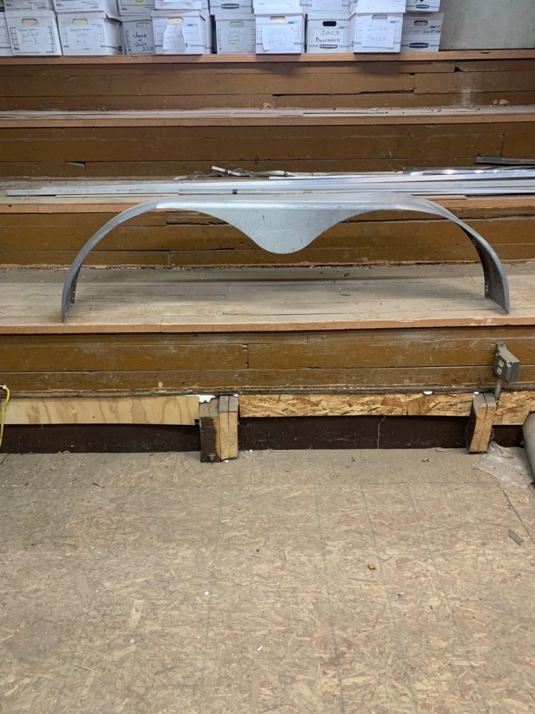 USED SMOOTH TANDEM AXLE FENDER, ALUMINUM - 9"X76"X18"