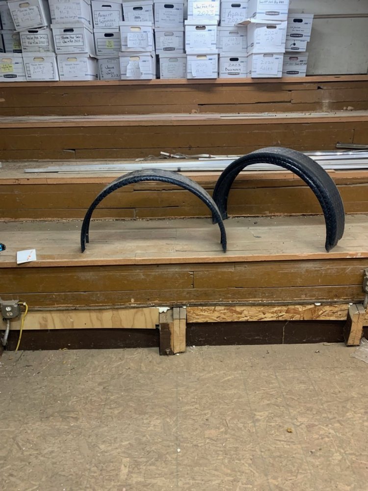 USED ATP SINGLE AXLE FENDER ALUMINUM TREAD PLATE, PAINTED BLACK, 7"X36"X20"