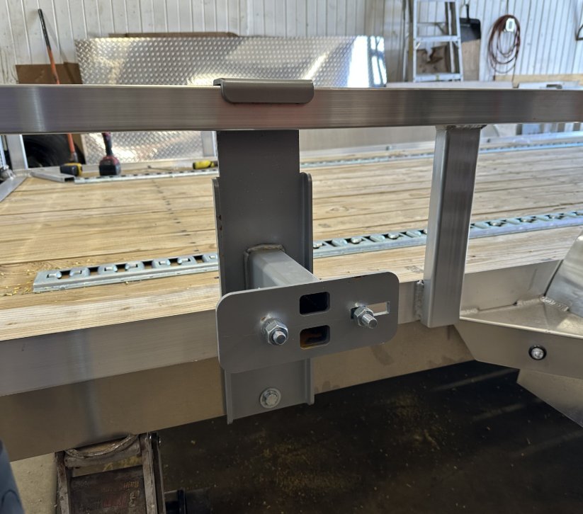 SURE-TRAC SPARE TIRE HOLDER, MOUNT, BOLT ON, STEEL - FOR ALUMINUM TUBE TOP TRAILERS