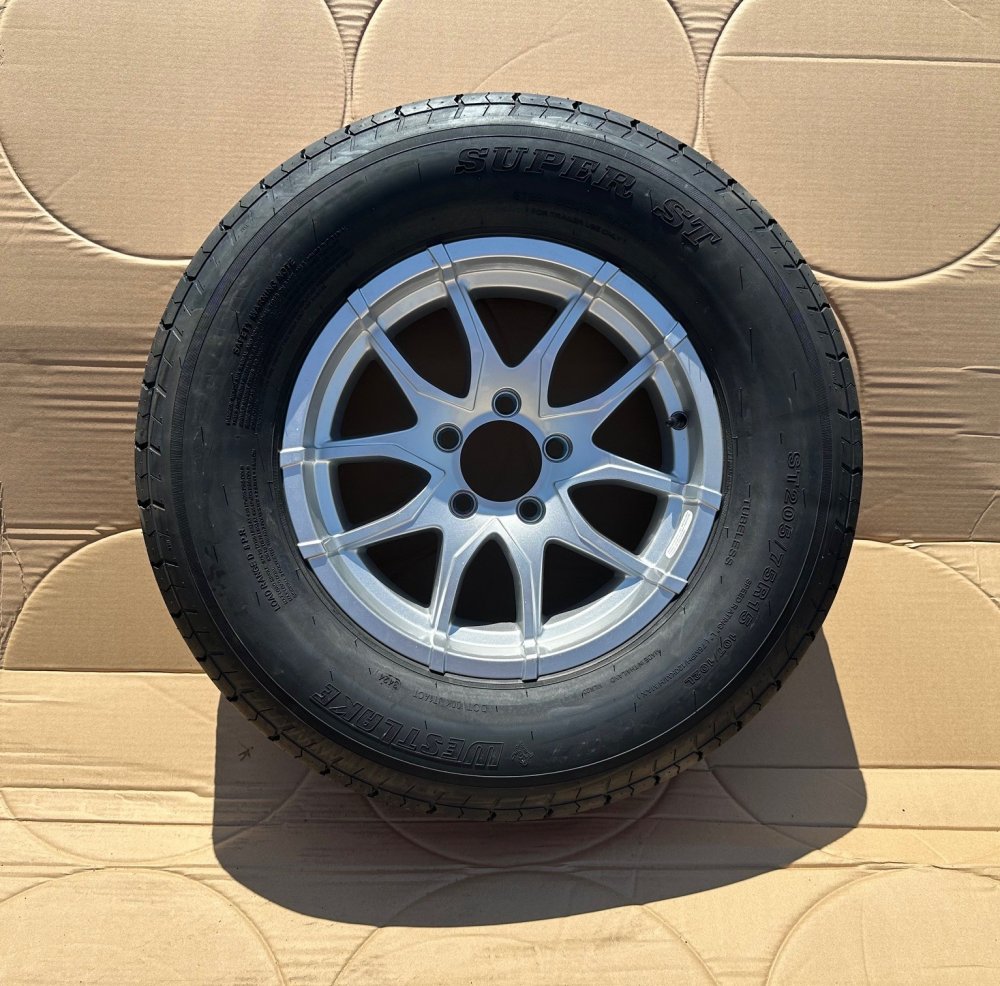 ALUMA 5 SPOKE SPLIT, ALUMNIUM EAGLE W/ ST205/75R15 LRD 5X4.5, 5 LUG SPARE TIRE