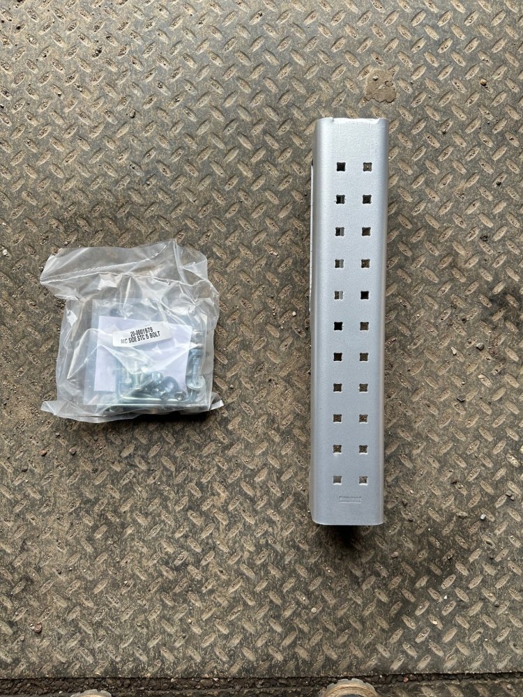 MC SERIES SPARE TIRE MOUNT - SIDE MOUNT, 5 BOLT STEEL