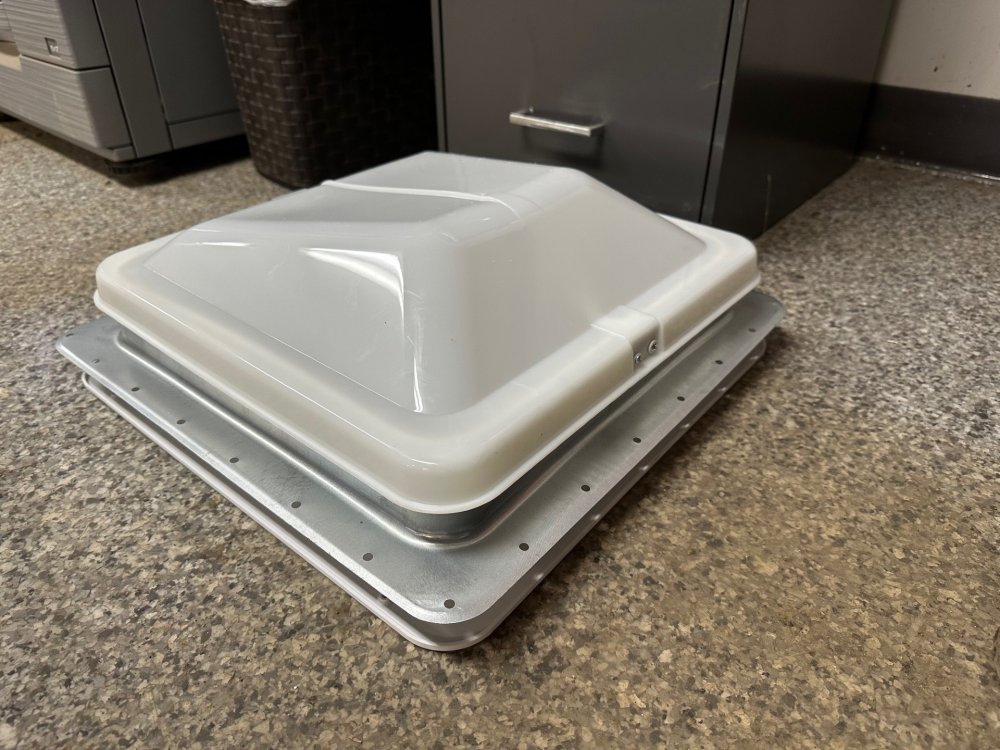 LEGEND ROOF VENT ASSEMBLY, 14" X 14" INCLUDES COVER, GARNISH, NON POWERED ROOF VENT AND CRANK