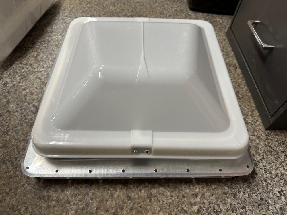 LEGEND ROOF VENT ASSEMBLY, 14" X 14" INCLUDES COVER, GARNISH, NON POWERED ROOF VENT AND CRANK
