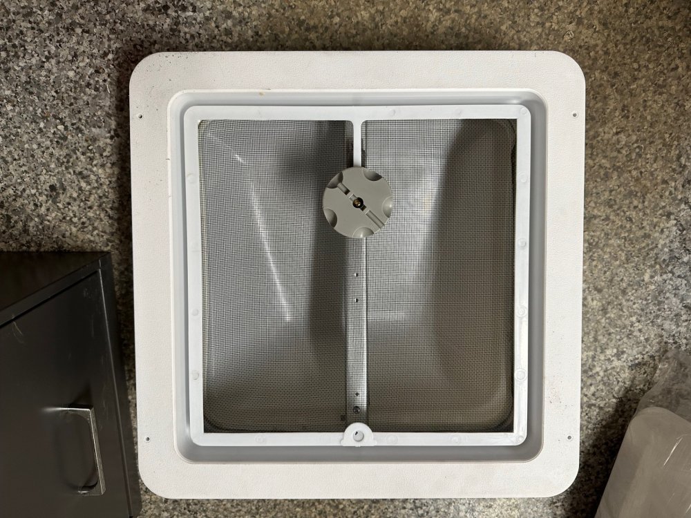 LEGEND ROOF VENT ASSEMBLY, 14" X 14" INCLUDES COVER, GARNISH, NON POWERED ROOF VENT AND CRANK