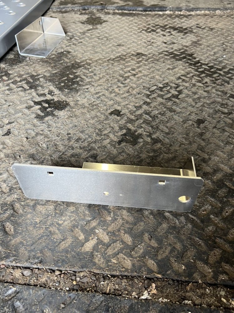 SURE-TRAC, ALUMINUM STEP PLATE 6/7 WIDE, DS, DRIVERSIDE LANDSCAPE, FOR JEEP STYLE OR DOUBLE BRAKE