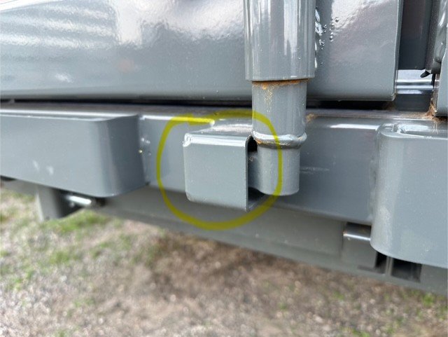 SURE-TRAC REAR LATCH FOR CAM BAR, LOWER KEEPER, WELD ON STEEL, 2"X2" CAPPED - DUMP TRAILER