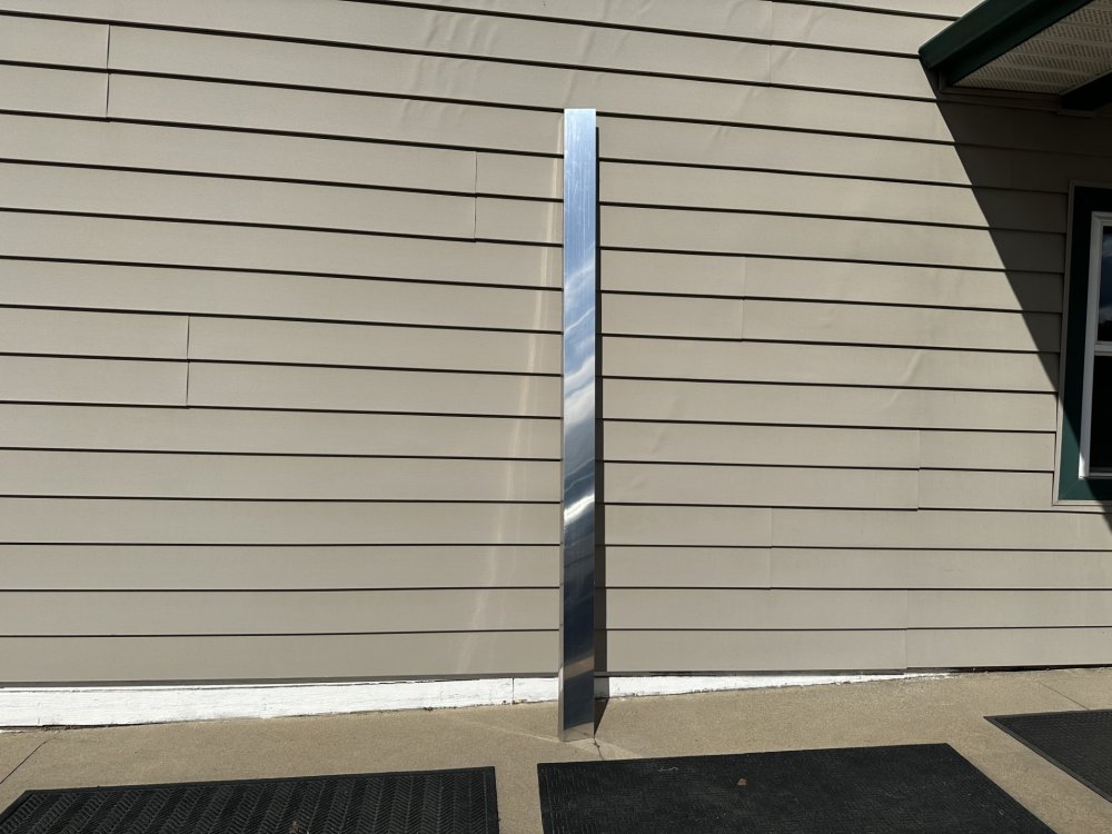 SURE-TRAC REAR ENCLOSED ANODIZED SILVER / CHROME CORNER TRIM W TAIL LIGHT CUTOUTS 025 X 1.5 X 5 X 96