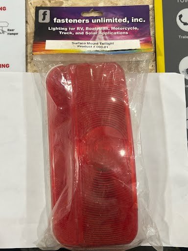 DS SURFACE MOUNT TAIL LIGHT, FASTENERS UNLIMITED