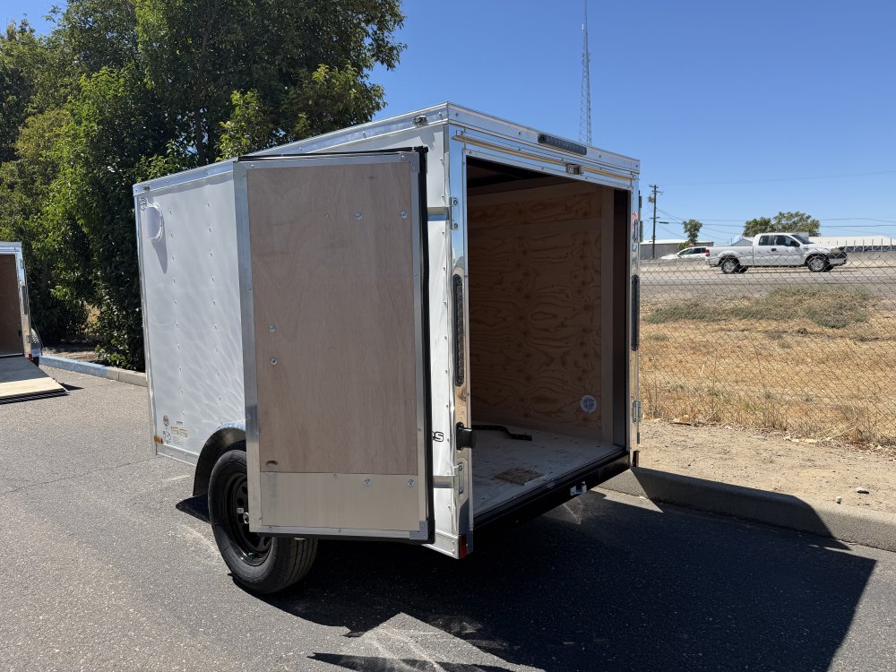 2027 Continental Cargo E-5x8sa Enclosed Cargo