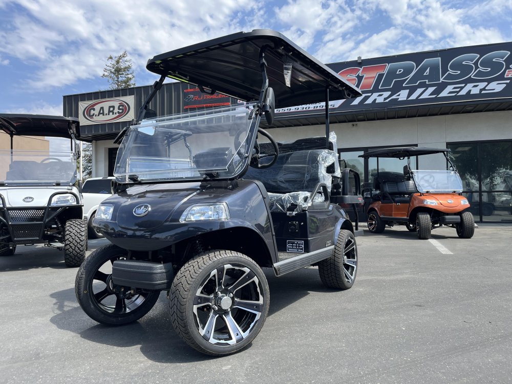 2024 EVOLUTION EV CLASSIC 4 PLUS Golf Cart