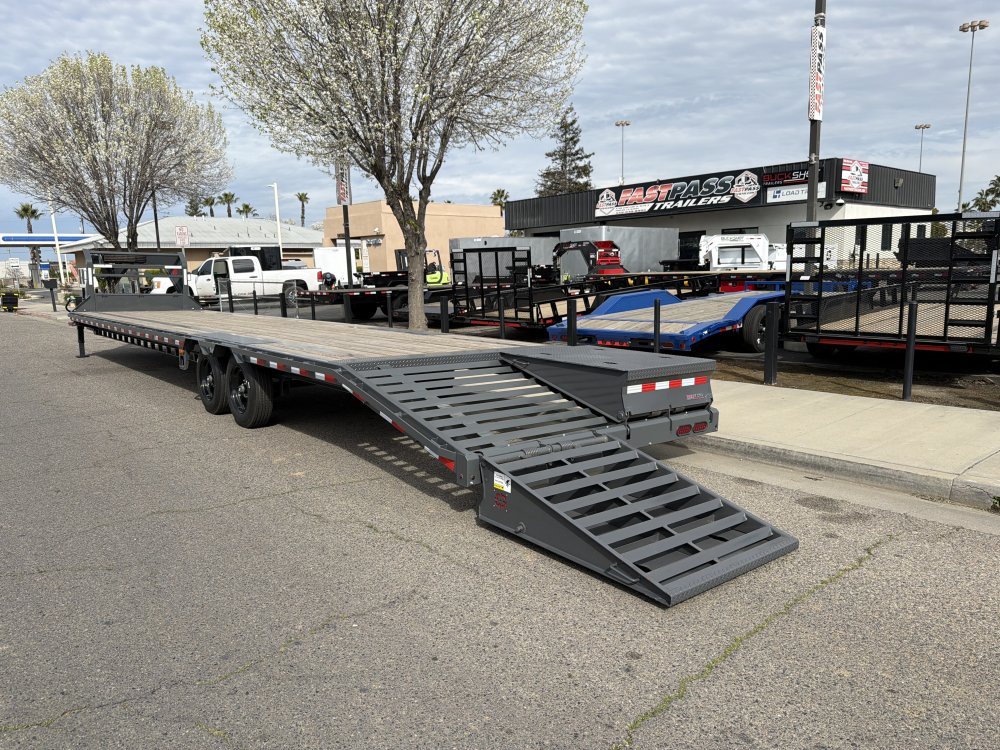 8.5'x40' Buckshot Gooseneck Equipment