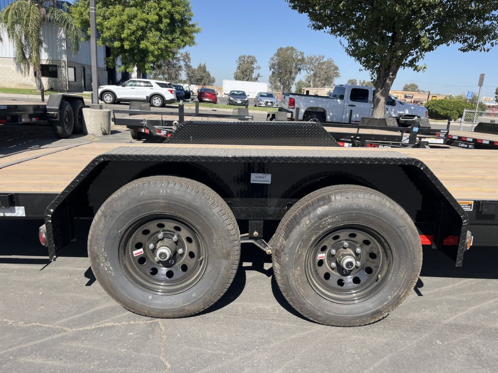 2025 Load Trail CH8320052 Equipment