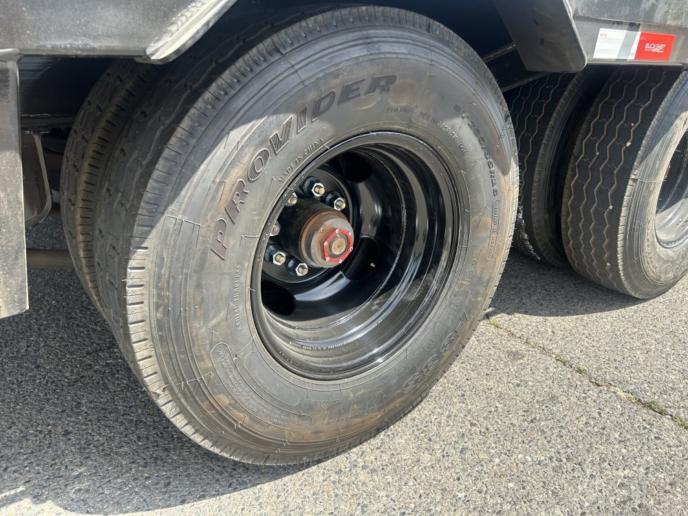 2025 BUCKSHOT TRAILERS Bolt 25R Equipment