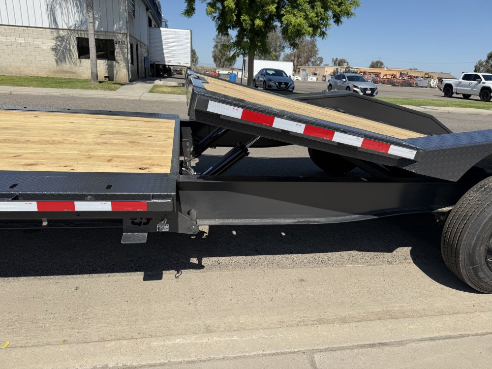 2026 Buckshot AR 28T Gooseneck Equipment