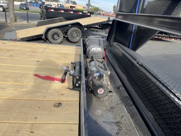 2027 Load Trail GE0232082 Gooseneck Equipment