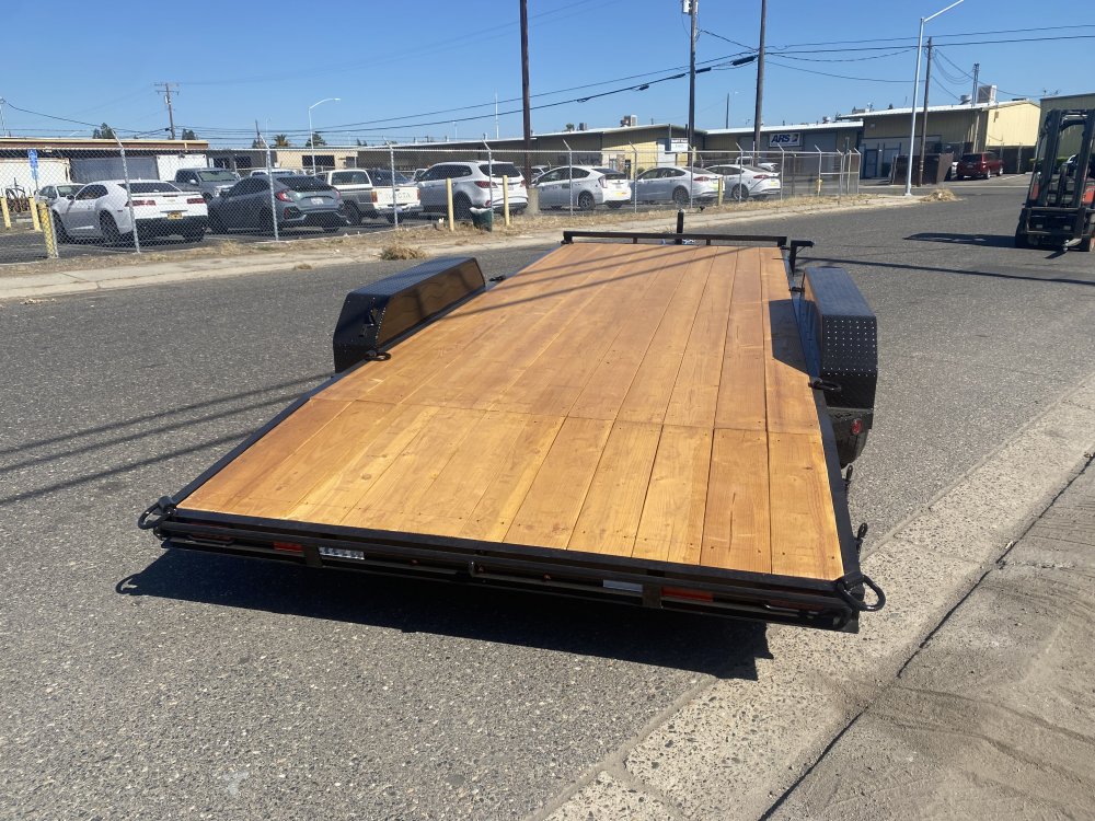 2024 R & J Trailers Inc E-7x20d Equipment