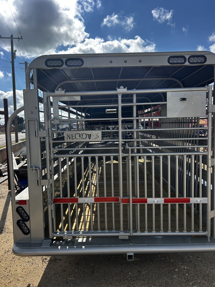 6.8x20' Neckover Livestock