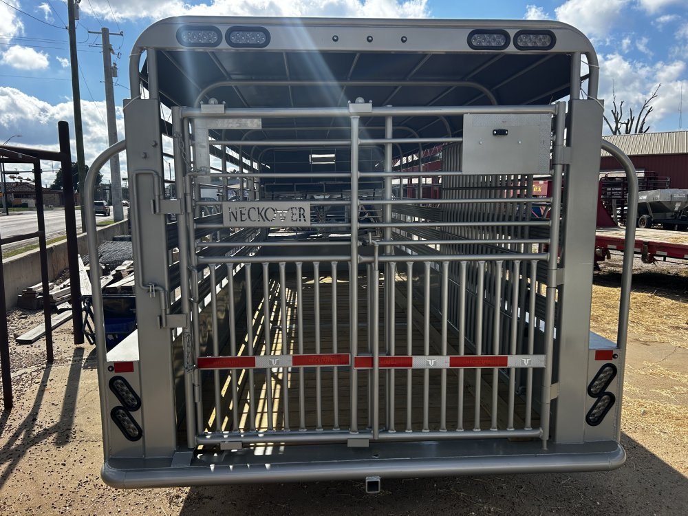 6.8x20' Neckover Livestock